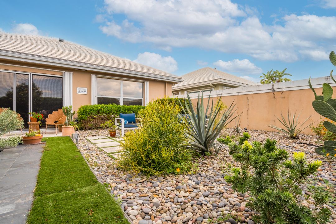 For Sale: $799,000 (3 beds, 2 baths, 1968 Square Feet)