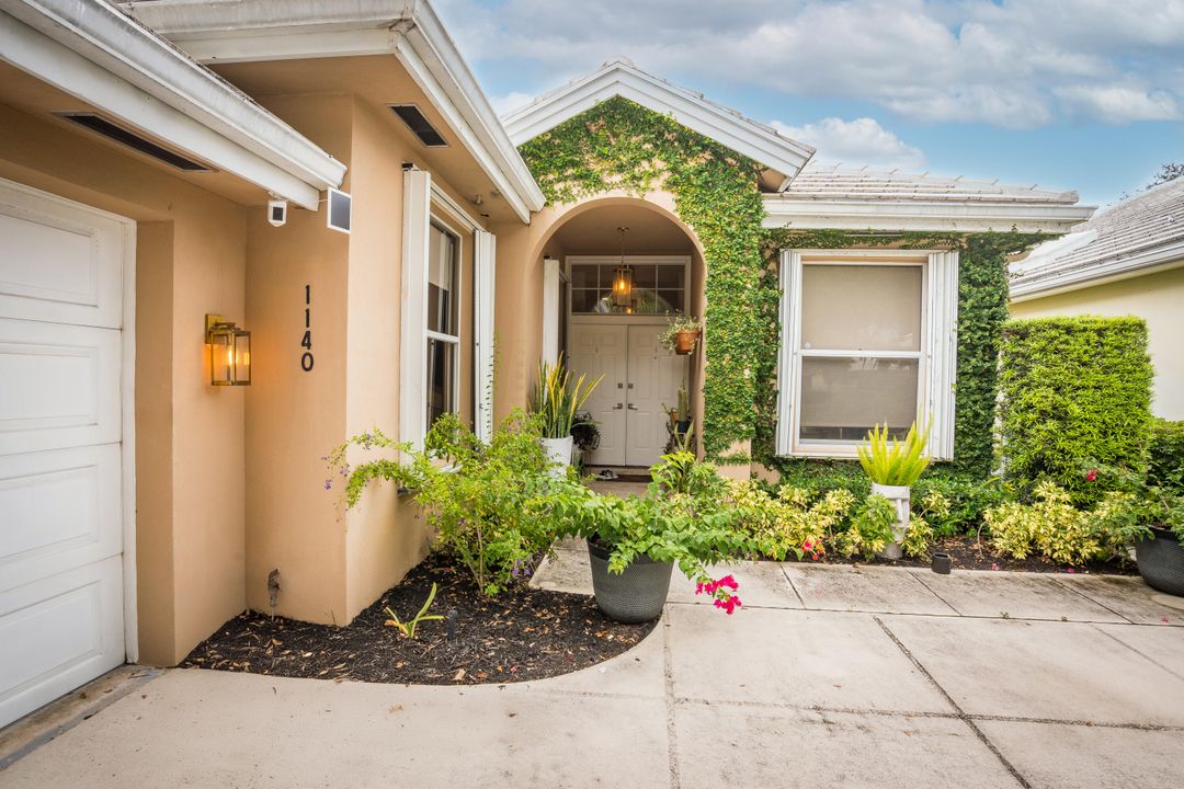 For Sale: $799,000 (3 beds, 2 baths, 1968 Square Feet)