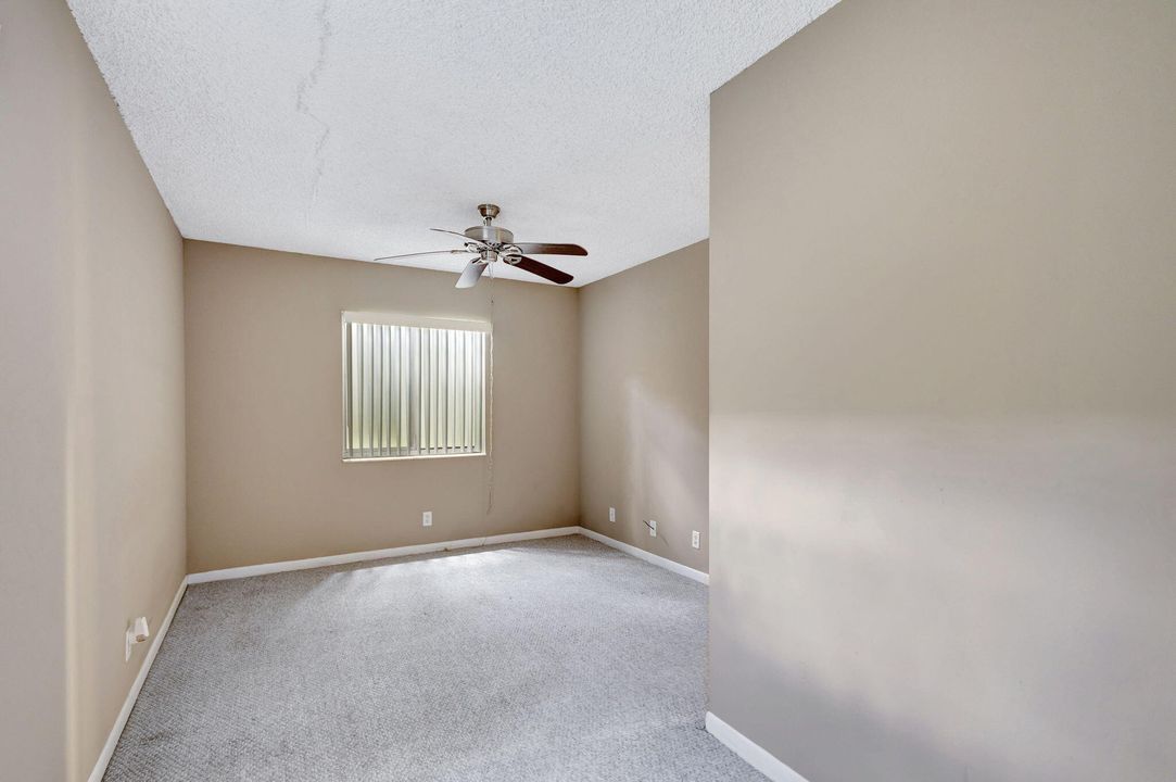 Active With Contract: $195,000 (1 beds, 1 baths, 788 Square Feet)