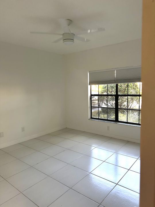 Active With Contract: $2,700 (2 beds, 2 baths, 1234 Square Feet)