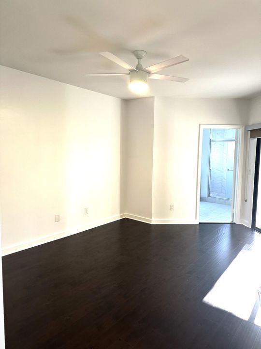 Active With Contract: $2,700 (2 beds, 2 baths, 1234 Square Feet)