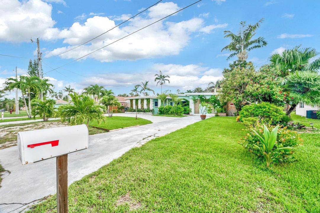 For Sale: $699,900 (3 beds, 2 baths, 1777 Square Feet)