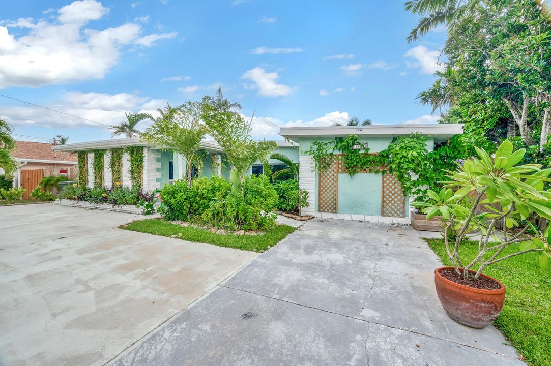 For Sale: $699,900 (3 beds, 2 baths, 1777 Square Feet)