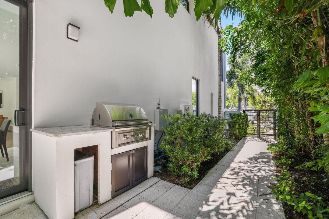 For Sale: $3,999,000 (3 beds, 3 baths, 3588 Square Feet)