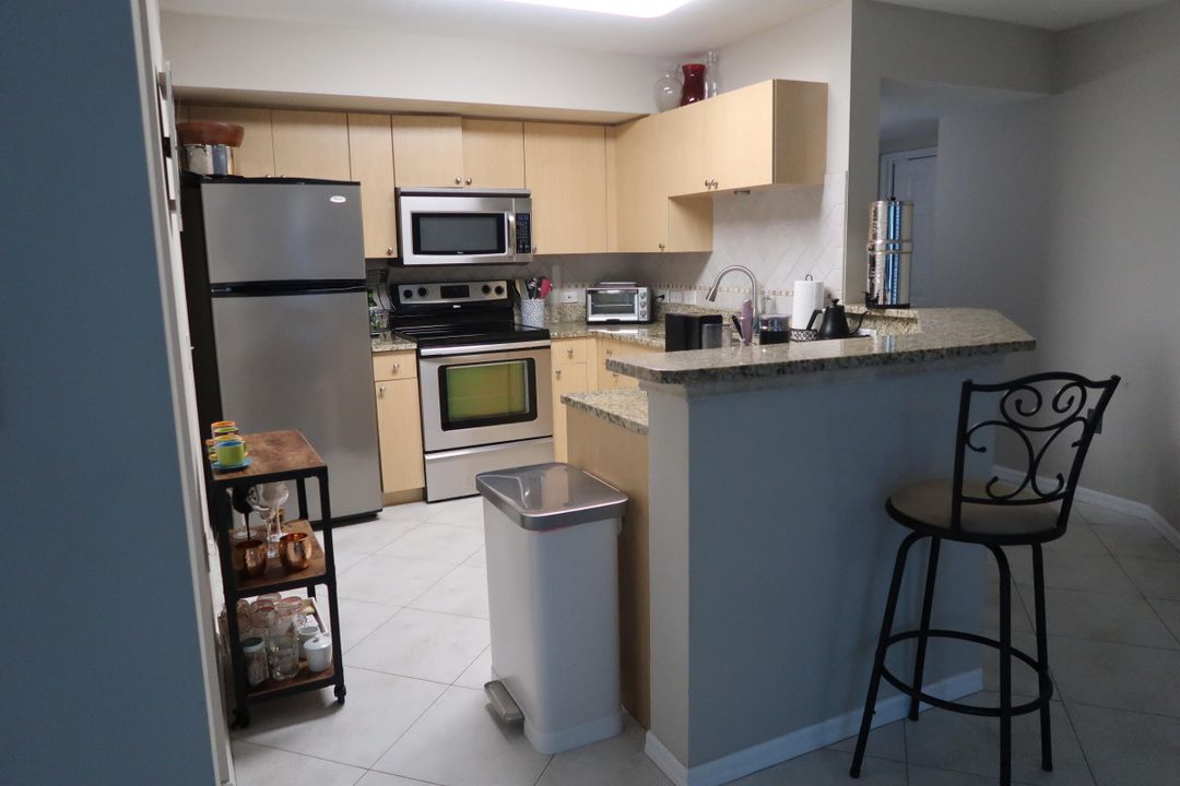 Active With Contract: $3,100 (3 beds, 2 baths, 1233 Square Feet)