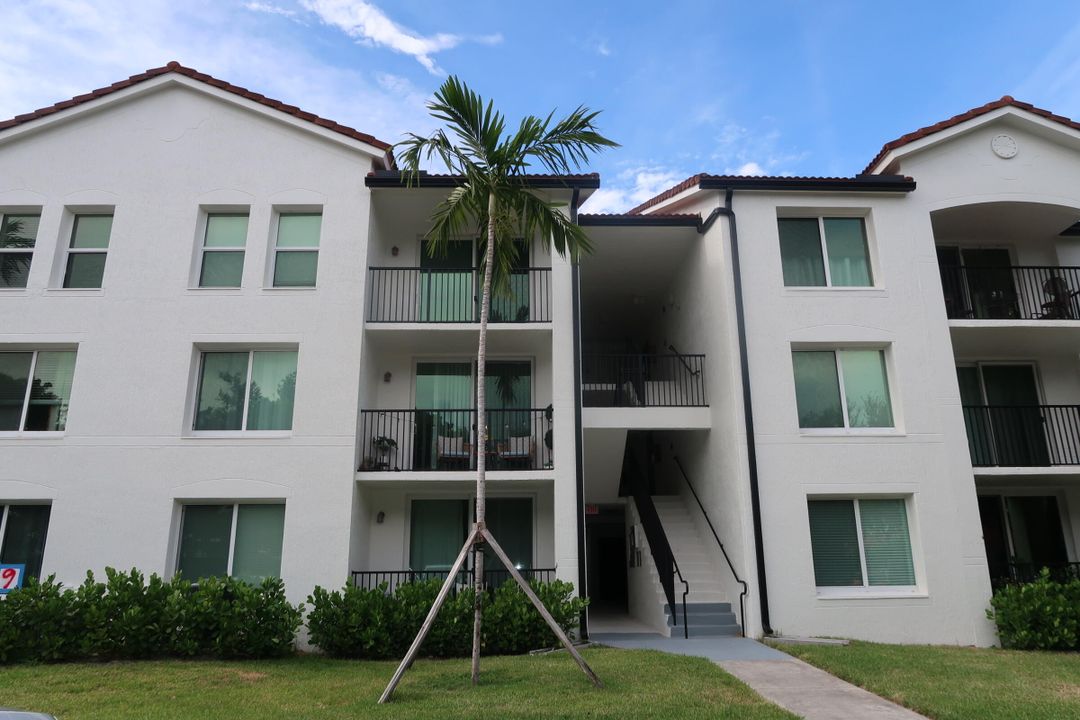 Active With Contract: $3,100 (3 beds, 2 baths, 1233 Square Feet)