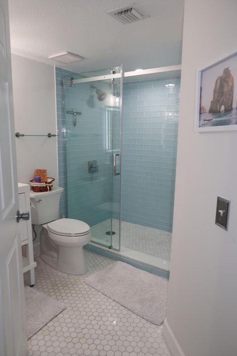 Active With Contract: $3,100 (3 beds, 2 baths, 1233 Square Feet)