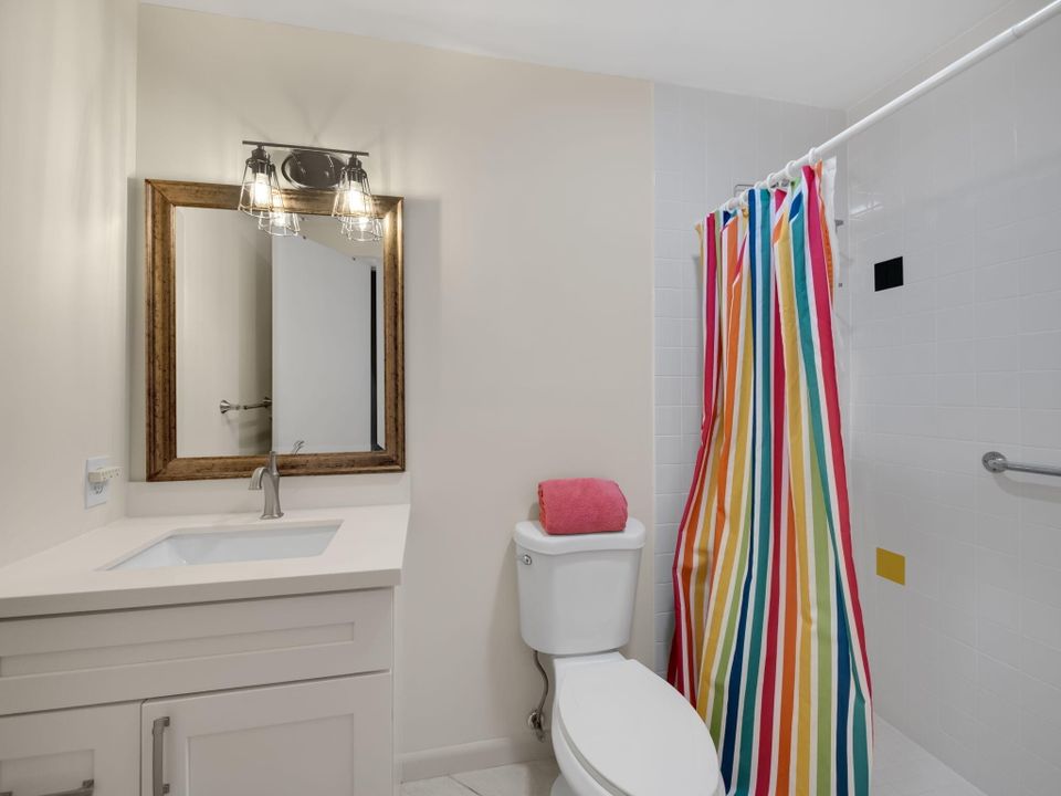 For Sale: $399,000 (2 beds, 2 baths, 1170 Square Feet)