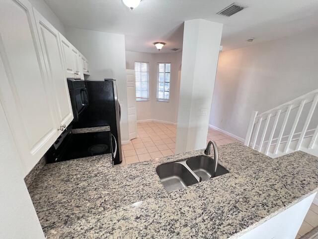 For Rent: $2,100 (2 beds, 2 baths, 1221 Square Feet)