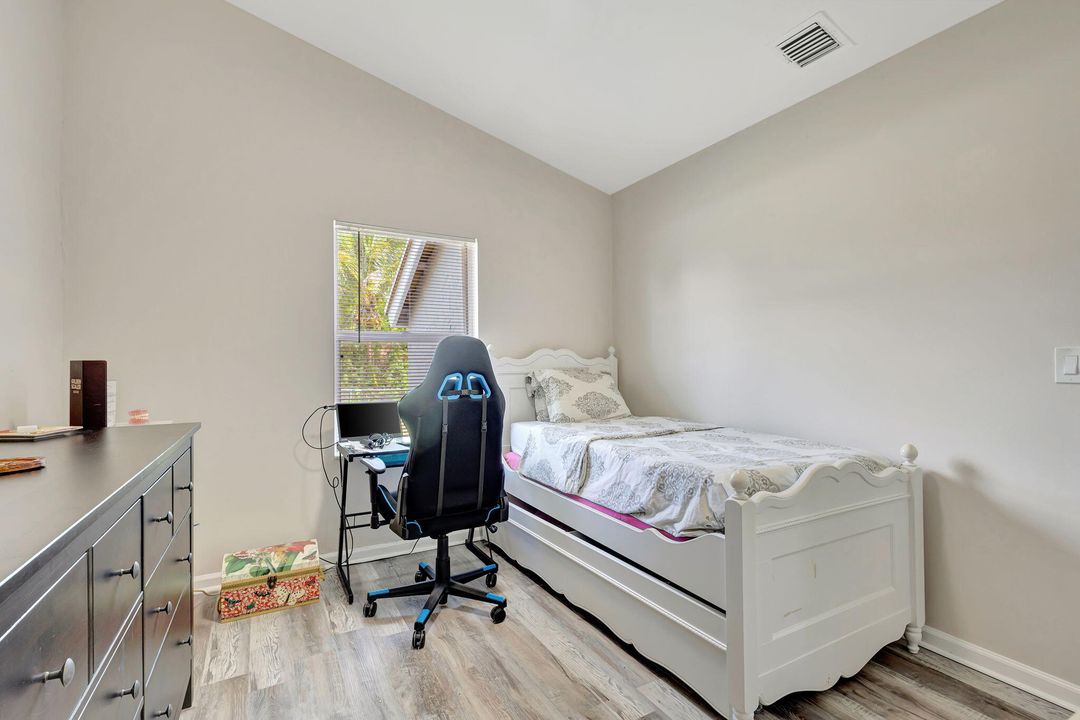 Active With Contract: $575,000 (3 beds, 2 baths, 1648 Square Feet)