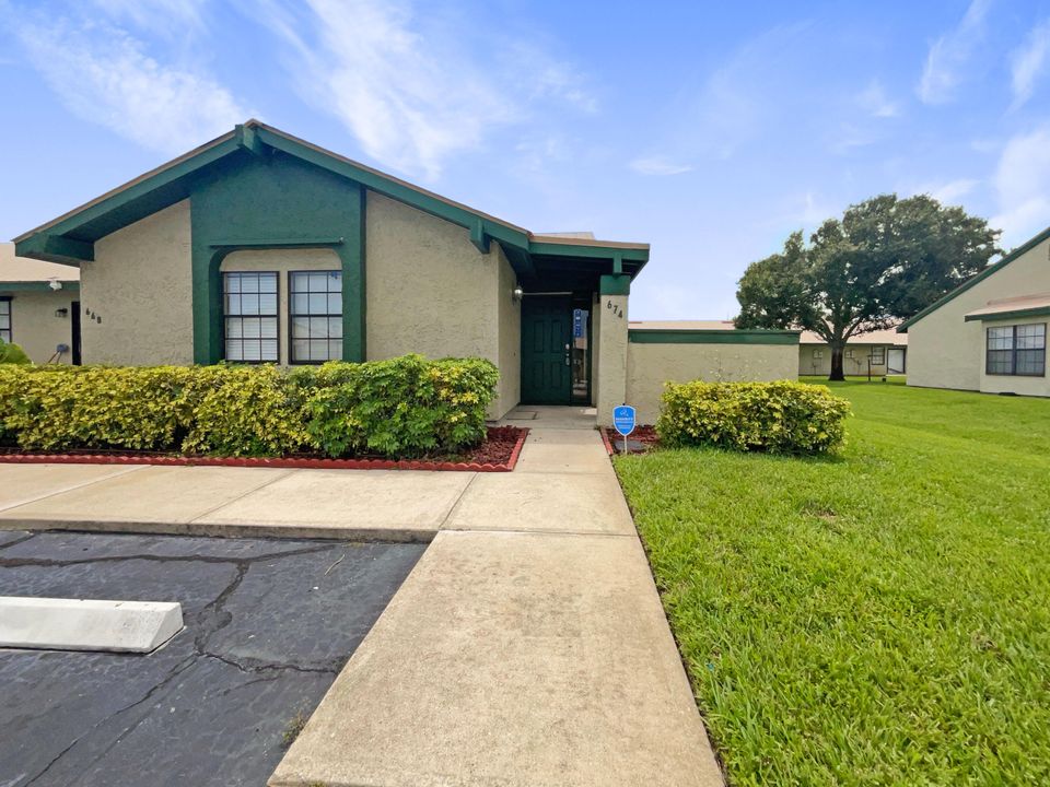 For Sale: $237,000 (3 beds, 2 baths, 1062 Square Feet)