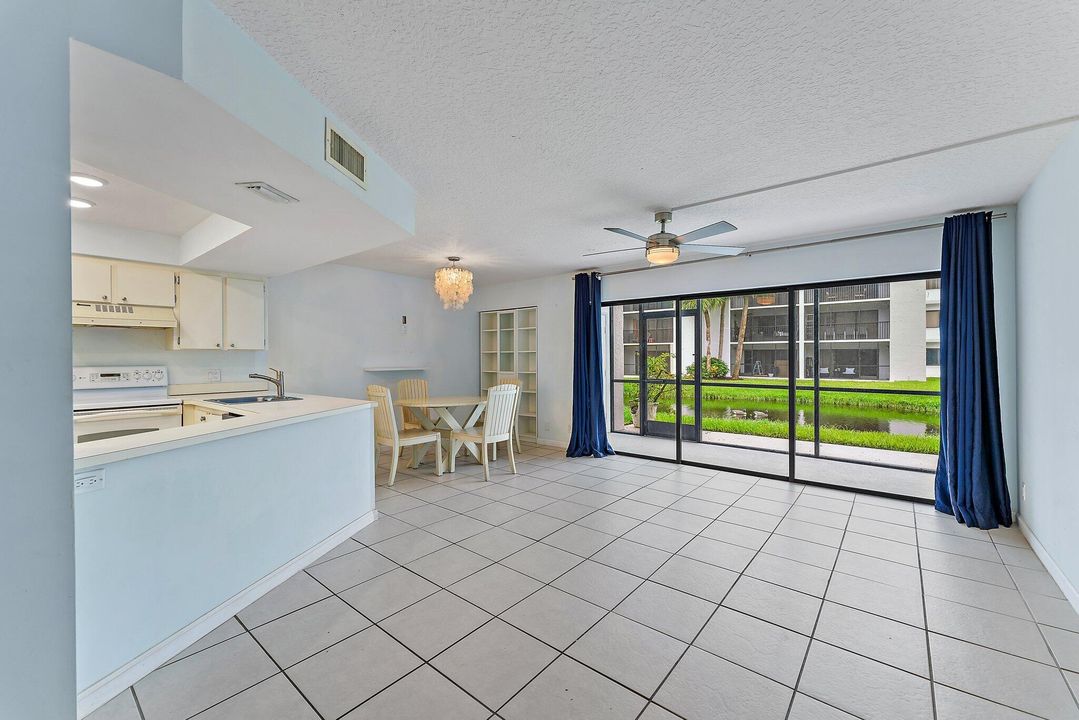 Active With Contract: $2,400 (1 beds, 1 baths, 860 Square Feet)