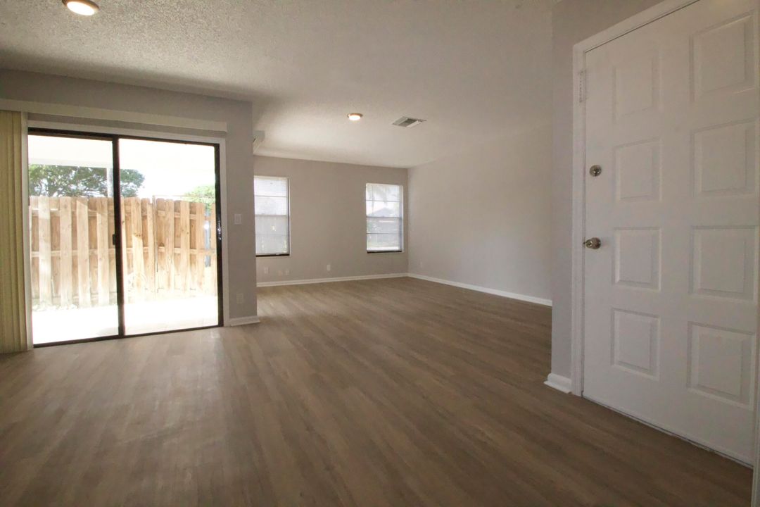 Active With Contract: $2,200 (2 beds, 2 baths, 1350 Square Feet)