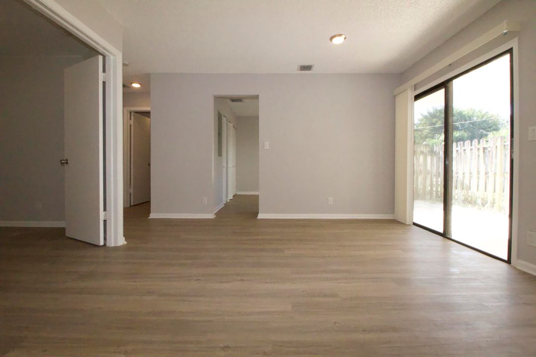 Active With Contract: $2,200 (2 beds, 2 baths, 1350 Square Feet)