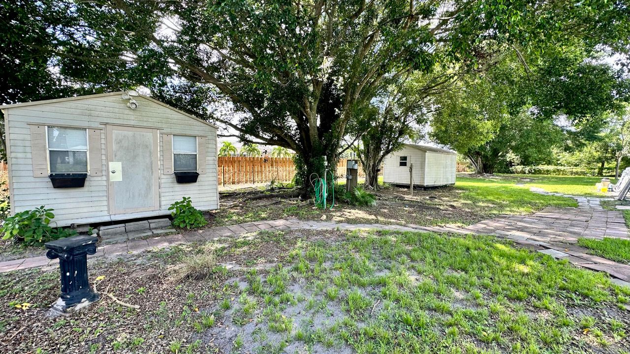 Active With Contract: $3,500 (3 beds, 2 baths, 2110 Square Feet)