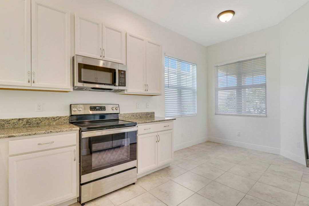 For Rent: $2,900 (2 beds, 2 baths, 1646 Square Feet)