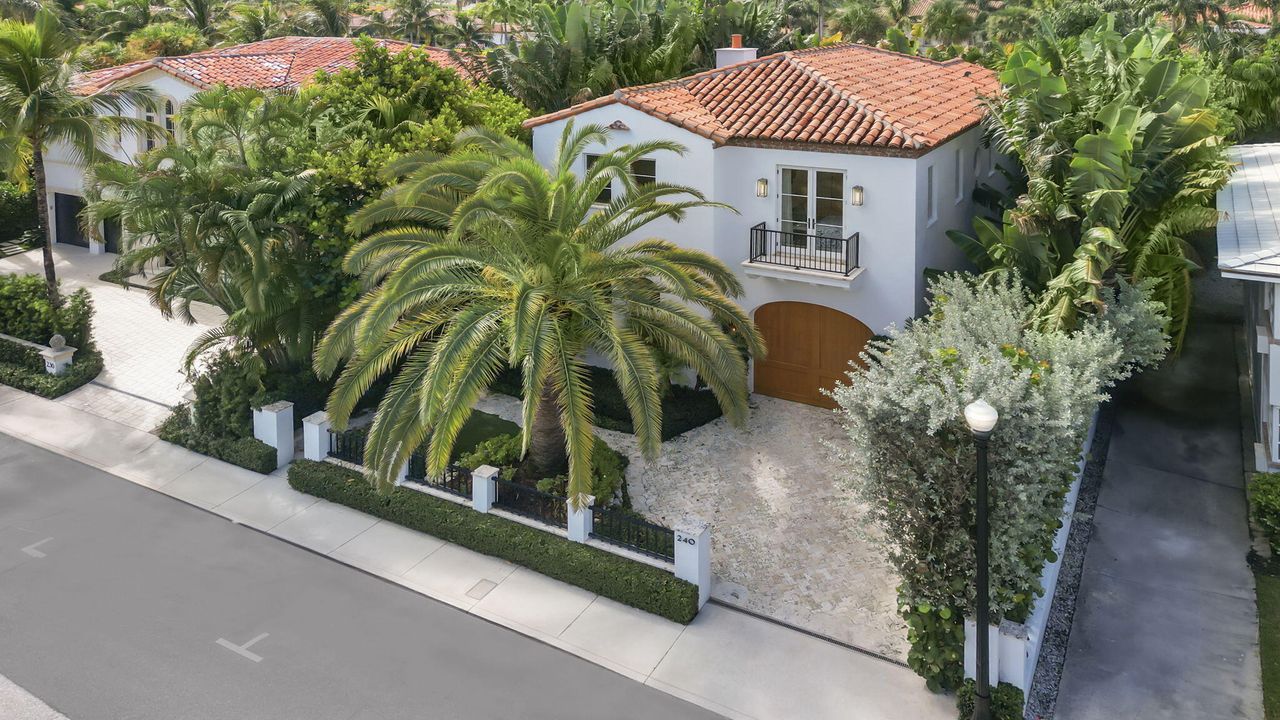 For Sale: $8,950,000 (4 beds, 4 baths, 2635 Square Feet)