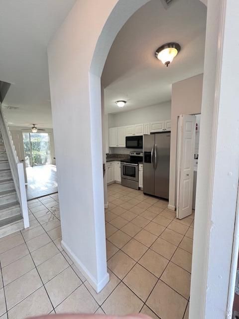 For Rent: $2,100 (2 beds, 2 baths, 1221 Square Feet)