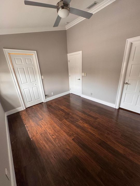 Active With Contract: $2,450 (2 beds, 2 baths, 1104 Square Feet)