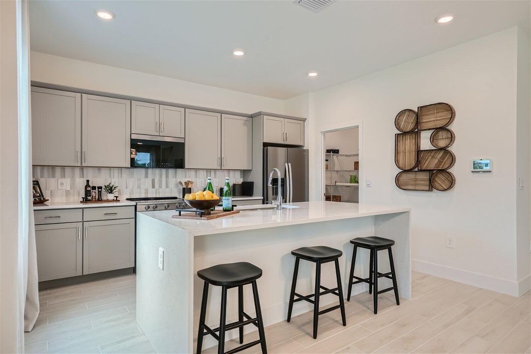 Active With Contract: $629,000 (4 beds, 2 baths, 2470 Square Feet)