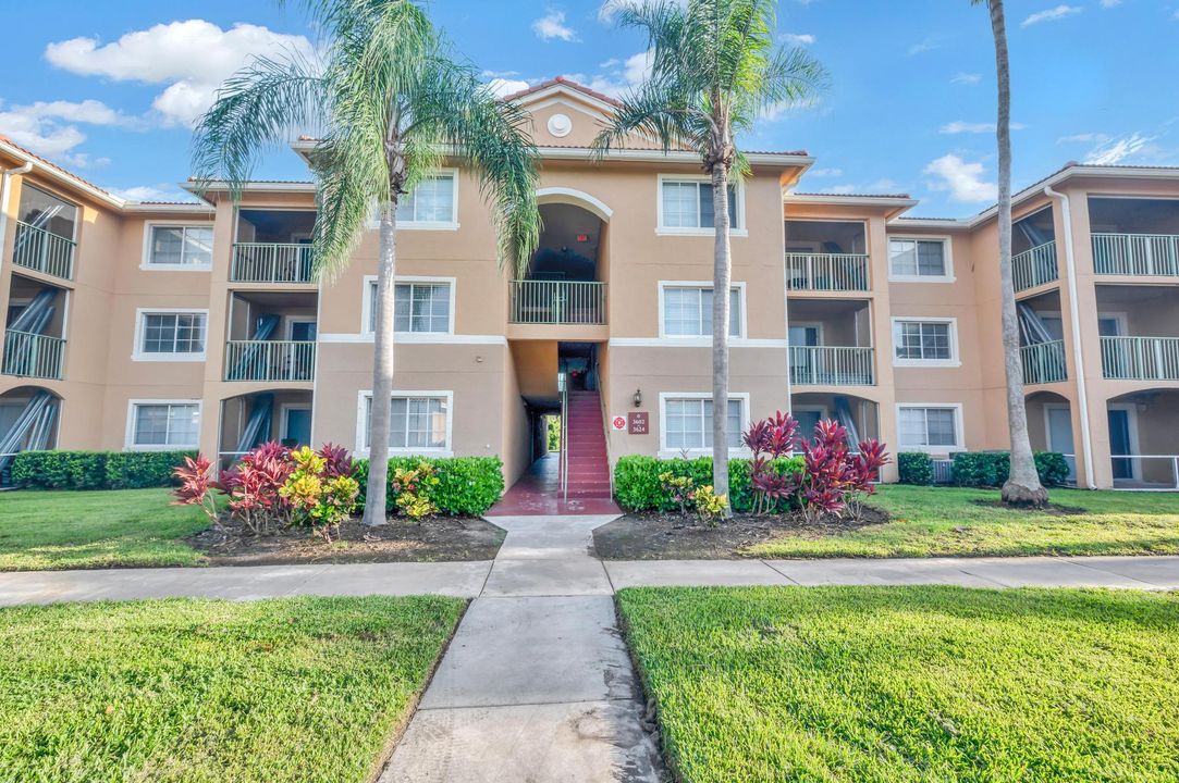 Active With Contract: $1,545 (1 beds, 1 baths, 791 Square Feet)