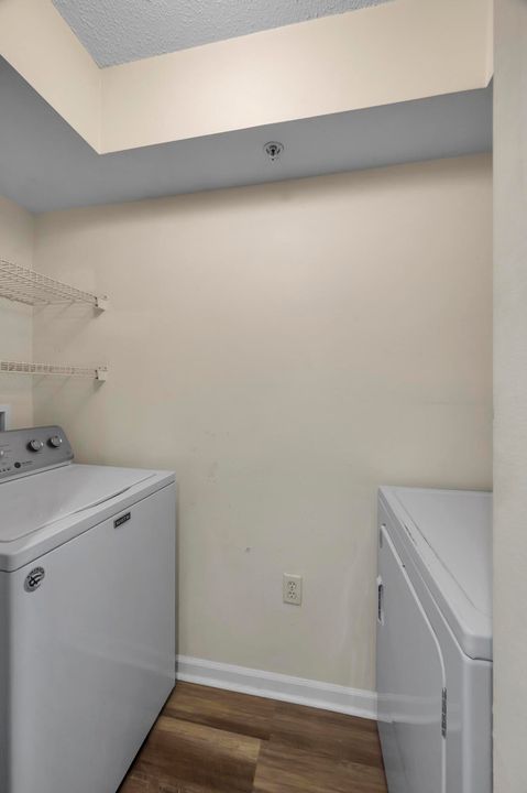 Active With Contract: $1,545 (1 beds, 1 baths, 791 Square Feet)