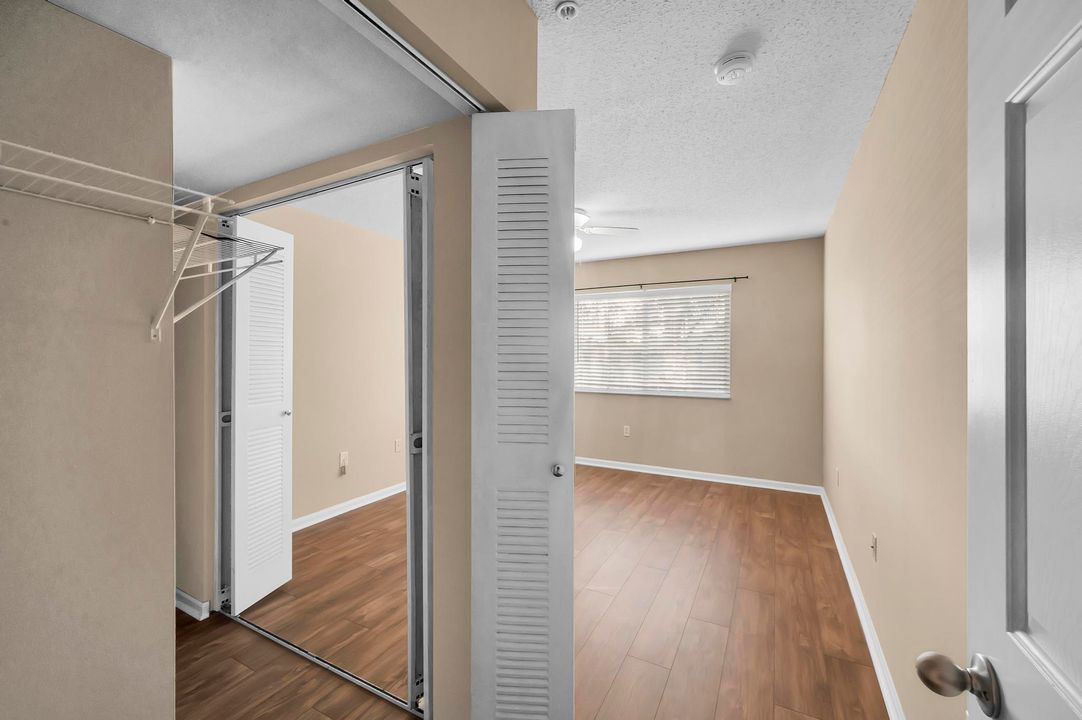 Active With Contract: $1,600 (1 beds, 1 baths, 802 Square Feet)