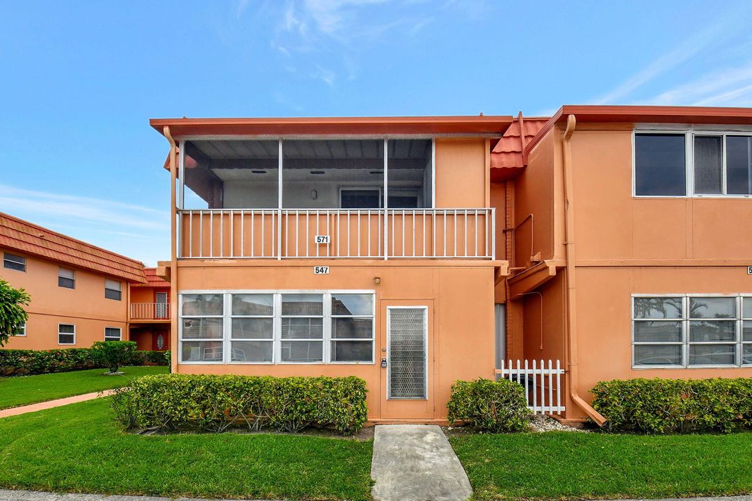 Active With Contract: $109,900 (1 beds, 1 baths, 720 Square Feet)