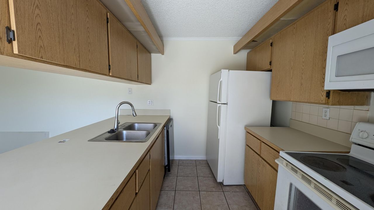 For Rent: $2,000 (2 beds, 2 baths, 1288 Square Feet)