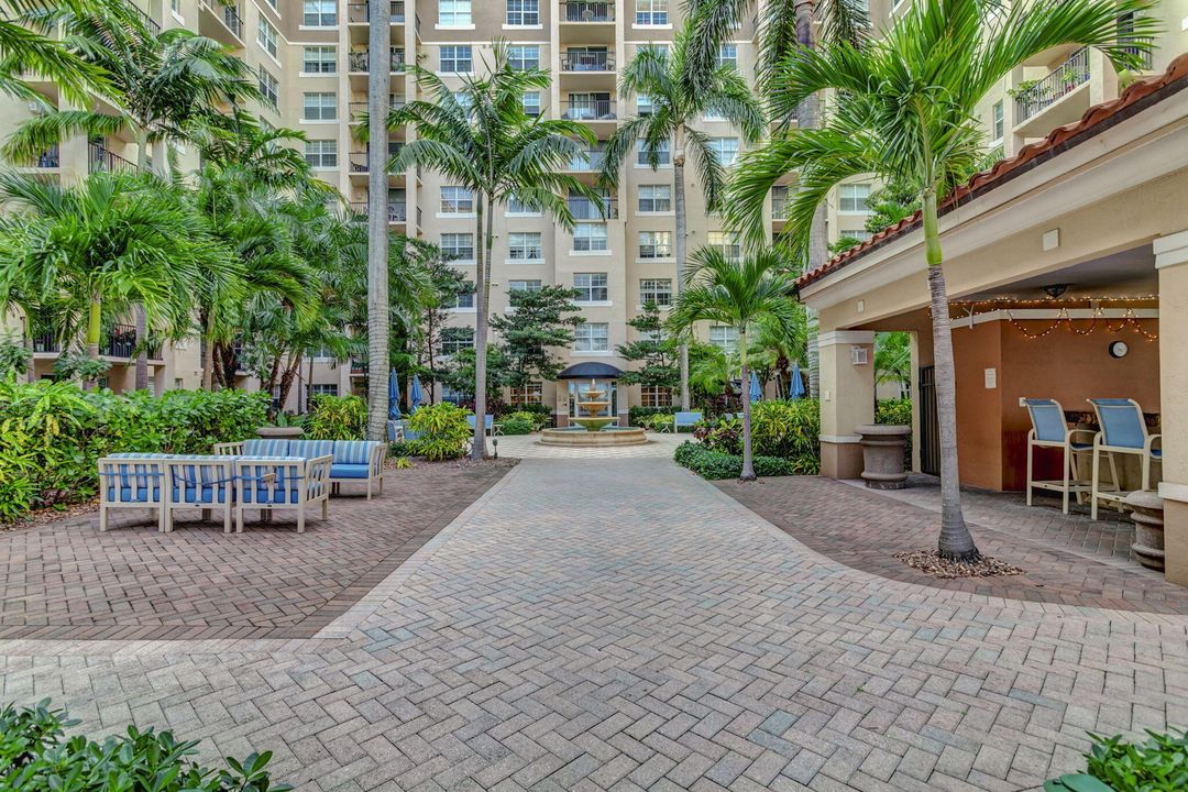 Active With Contract: $2,000 (1 beds, 1 baths, 662 Square Feet)