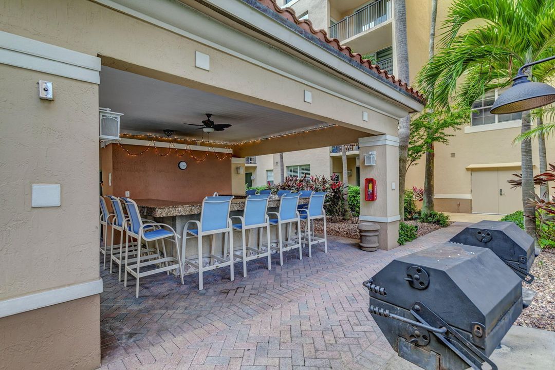 Active With Contract: $2,000 (1 beds, 1 baths, 662 Square Feet)