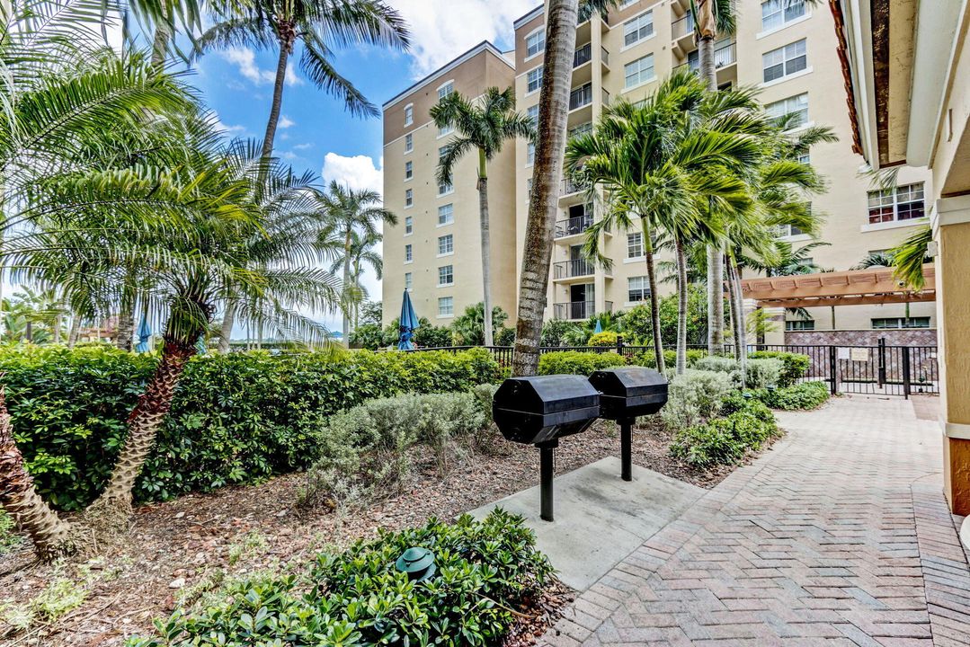 Active With Contract: $2,000 (1 beds, 1 baths, 662 Square Feet)