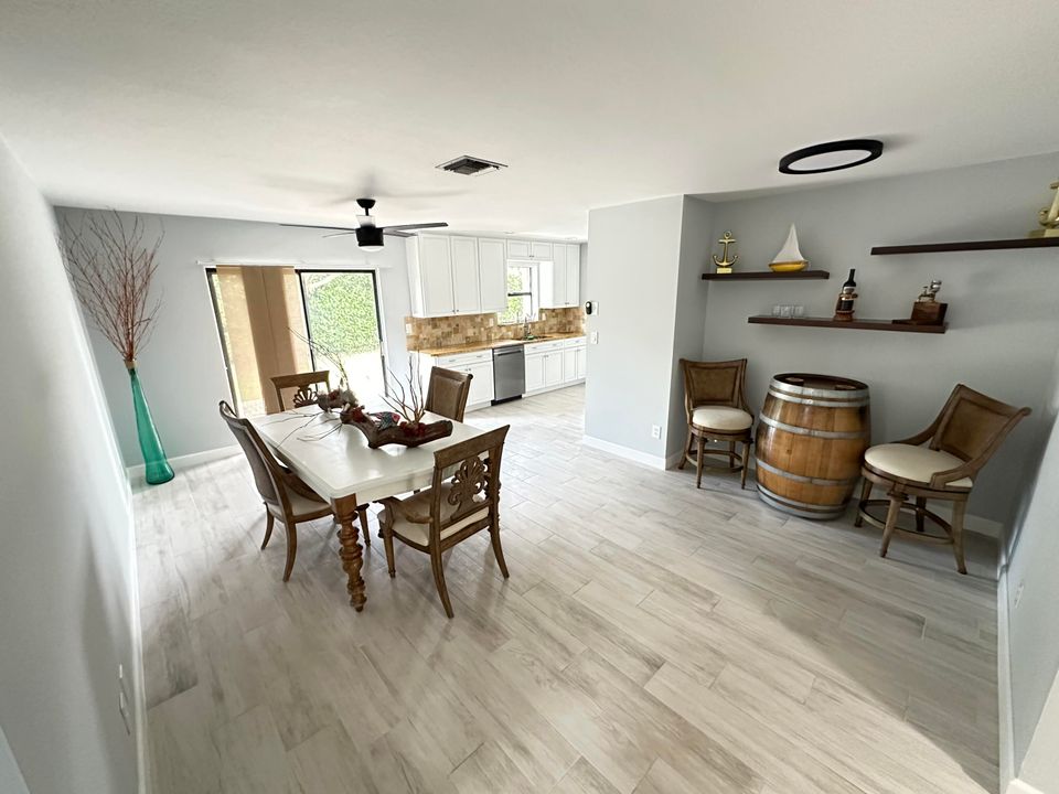 Active With Contract: $3,600 (3 beds, 2 baths, 1596 Square Feet)