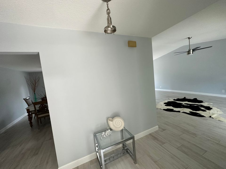 Active With Contract: $3,600 (3 beds, 2 baths, 1596 Square Feet)