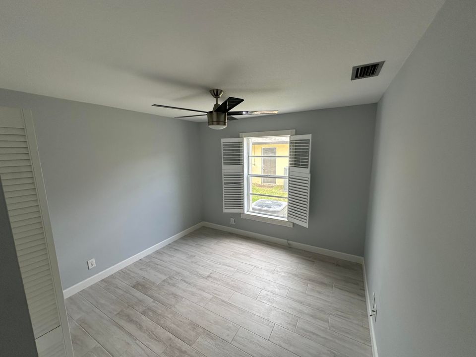 Active With Contract: $3,600 (3 beds, 2 baths, 1596 Square Feet)