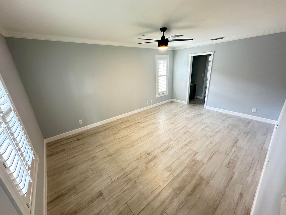 Active With Contract: $3,600 (3 beds, 2 baths, 1596 Square Feet)