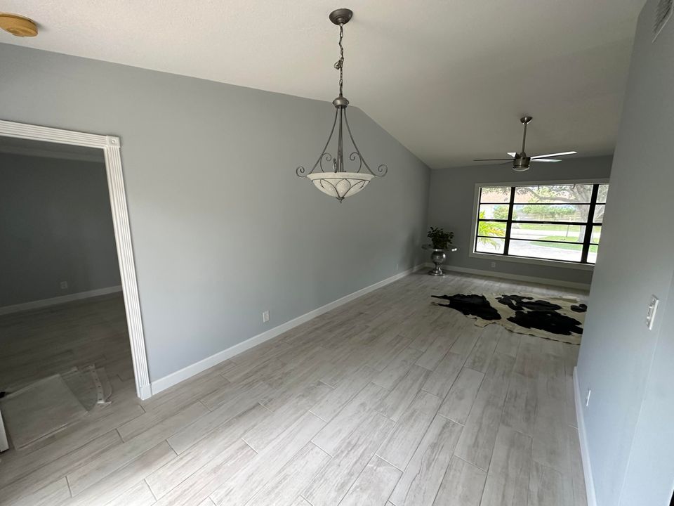 Active With Contract: $3,600 (3 beds, 2 baths, 1596 Square Feet)