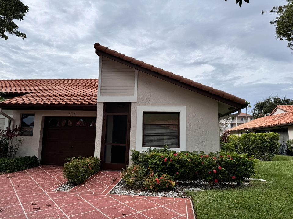 Vendido Recientemente: $269,900 (2 camas, 2 baños, 1217 Pies cuadrados)