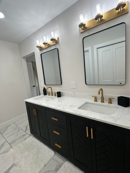 Active With Contract: $6,000 (3 beds, 2 baths, 1594 Square Feet)