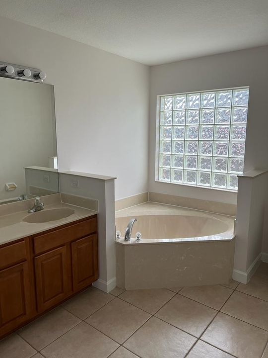 Active With Contract: $2,400 (3 beds, 2 baths, 1800 Square Feet)