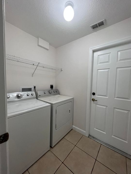 Active With Contract: $2,400 (3 beds, 2 baths, 1800 Square Feet)