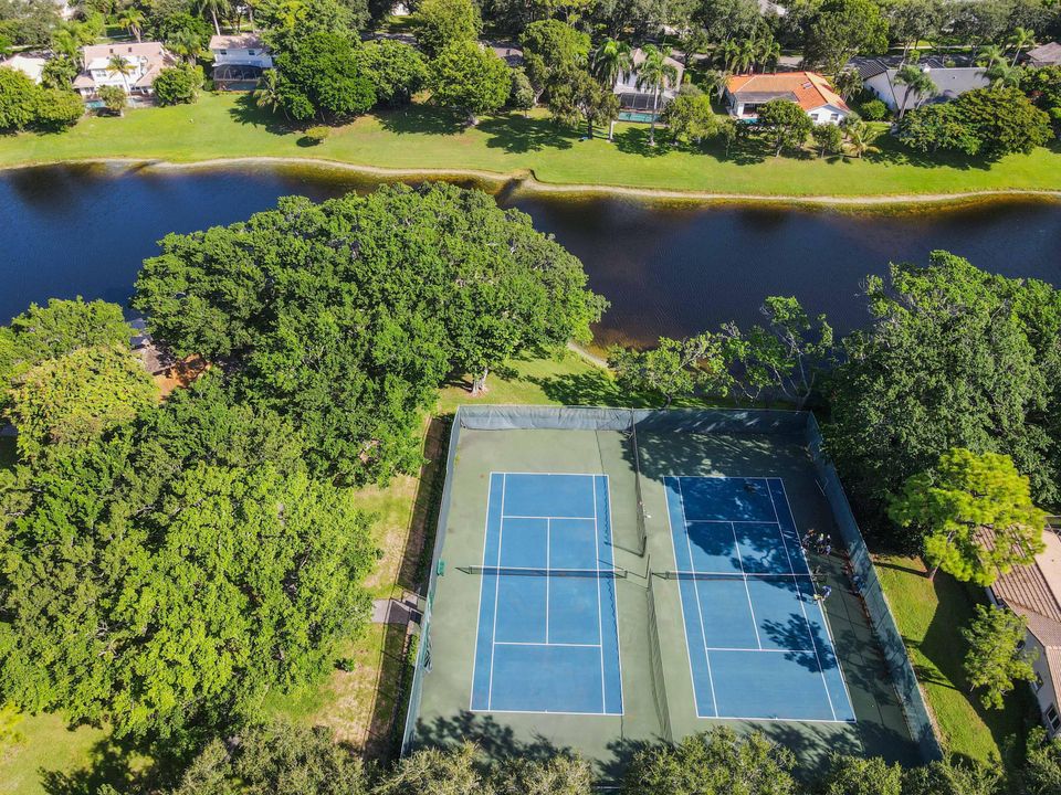 For Sale: $999,900 (3 beds, 2 baths, 2167 Square Feet)