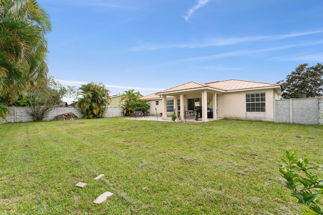 Active With Contract: $380,000 (3 beds, 2 baths, 1436 Square Feet)