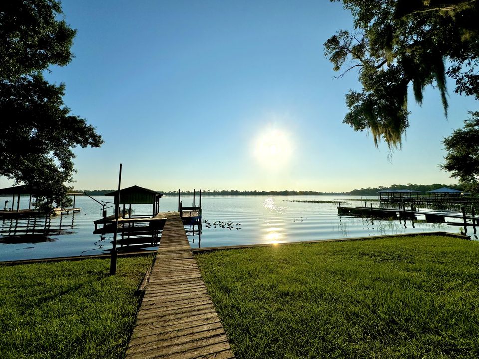 For Sale: $415,000 (3 beds, 2 baths, 1229 Square Feet)