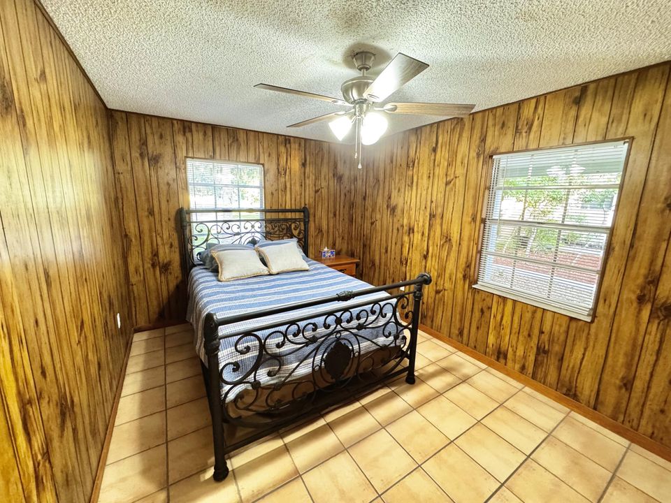 For Sale: $415,000 (3 beds, 2 baths, 1229 Square Feet)