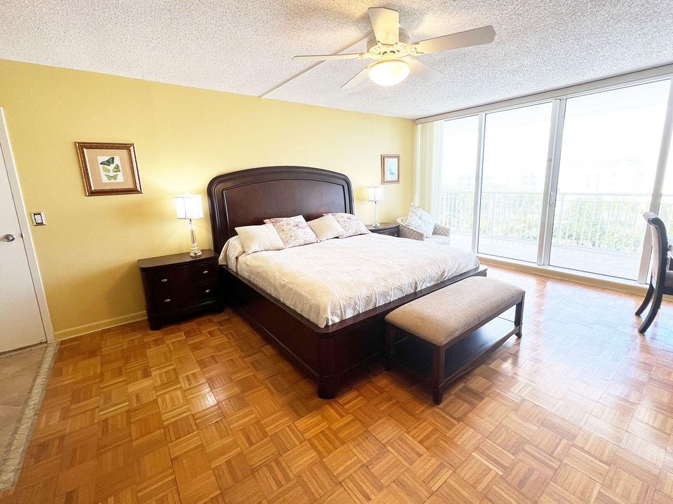 Active With Contract: $7,900 (2 beds, 2 baths, 1402 Square Feet)