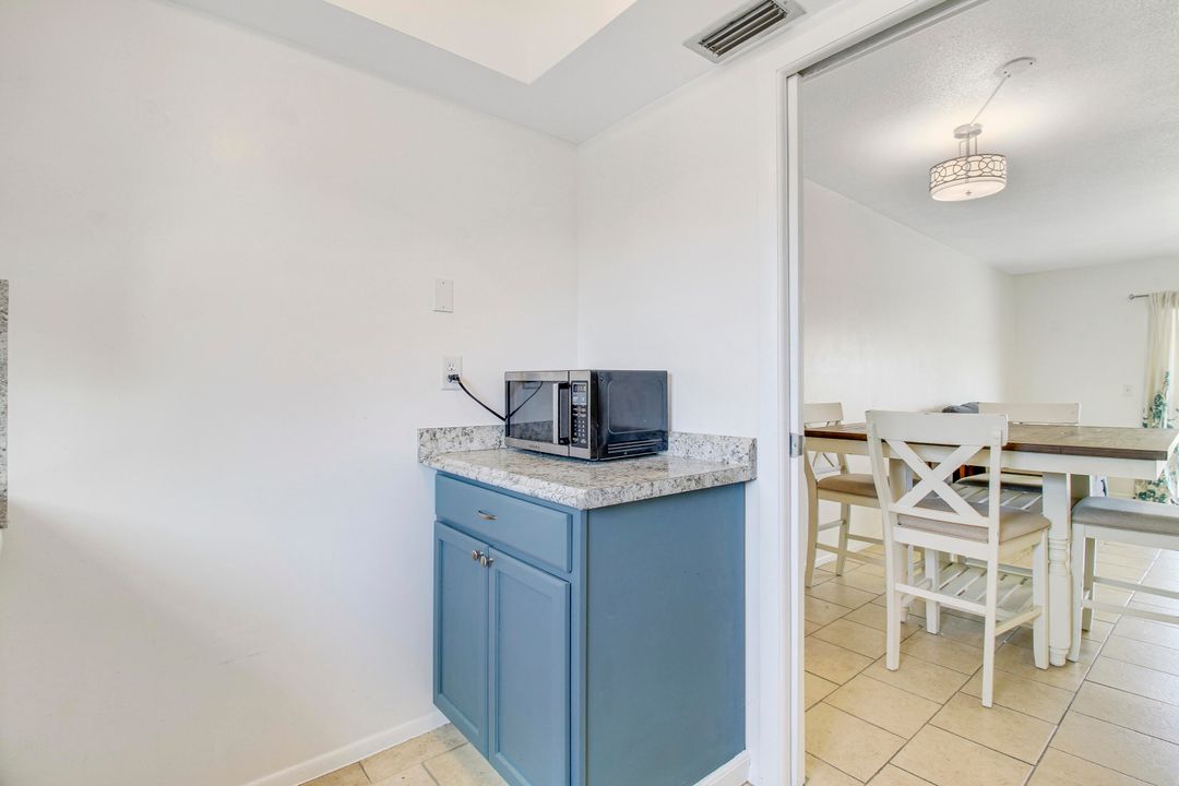 Active With Contract: $99,500 (1 beds, 1 baths, 612 Square Feet)