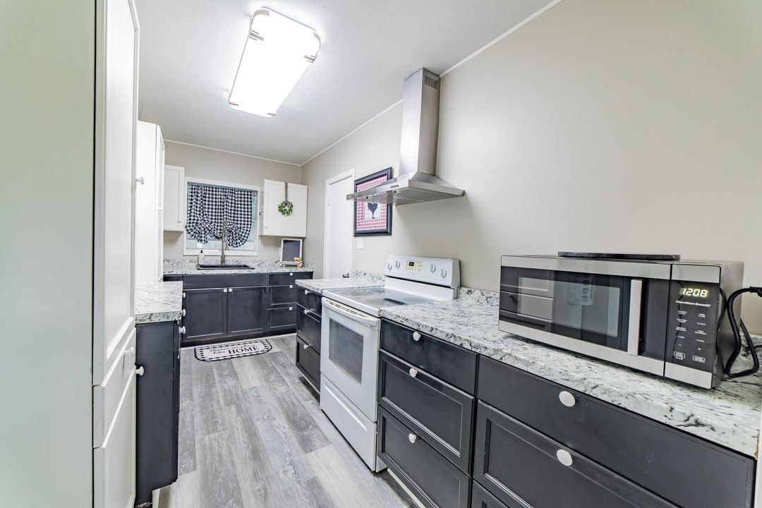 Active With Contract: $312,000 (3 beds, 2 baths, 1800 Square Feet)