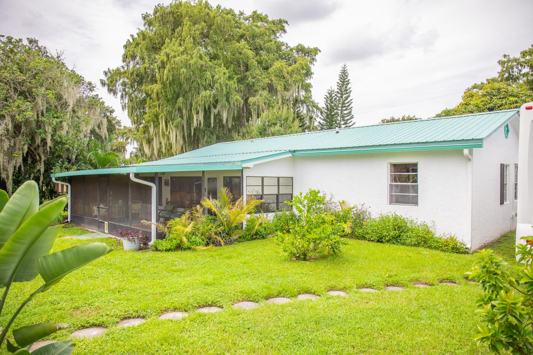 Active With Contract: $312,000 (3 beds, 2 baths, 1800 Square Feet)