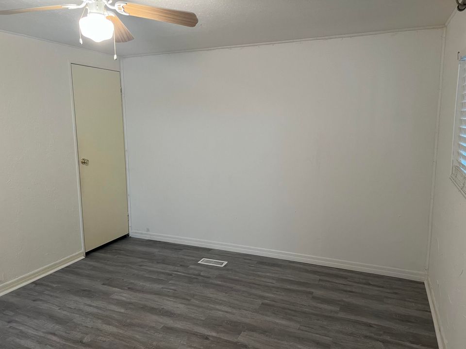 For Sale: $90,000 (2 beds, 2 baths, 1476 Square Feet)